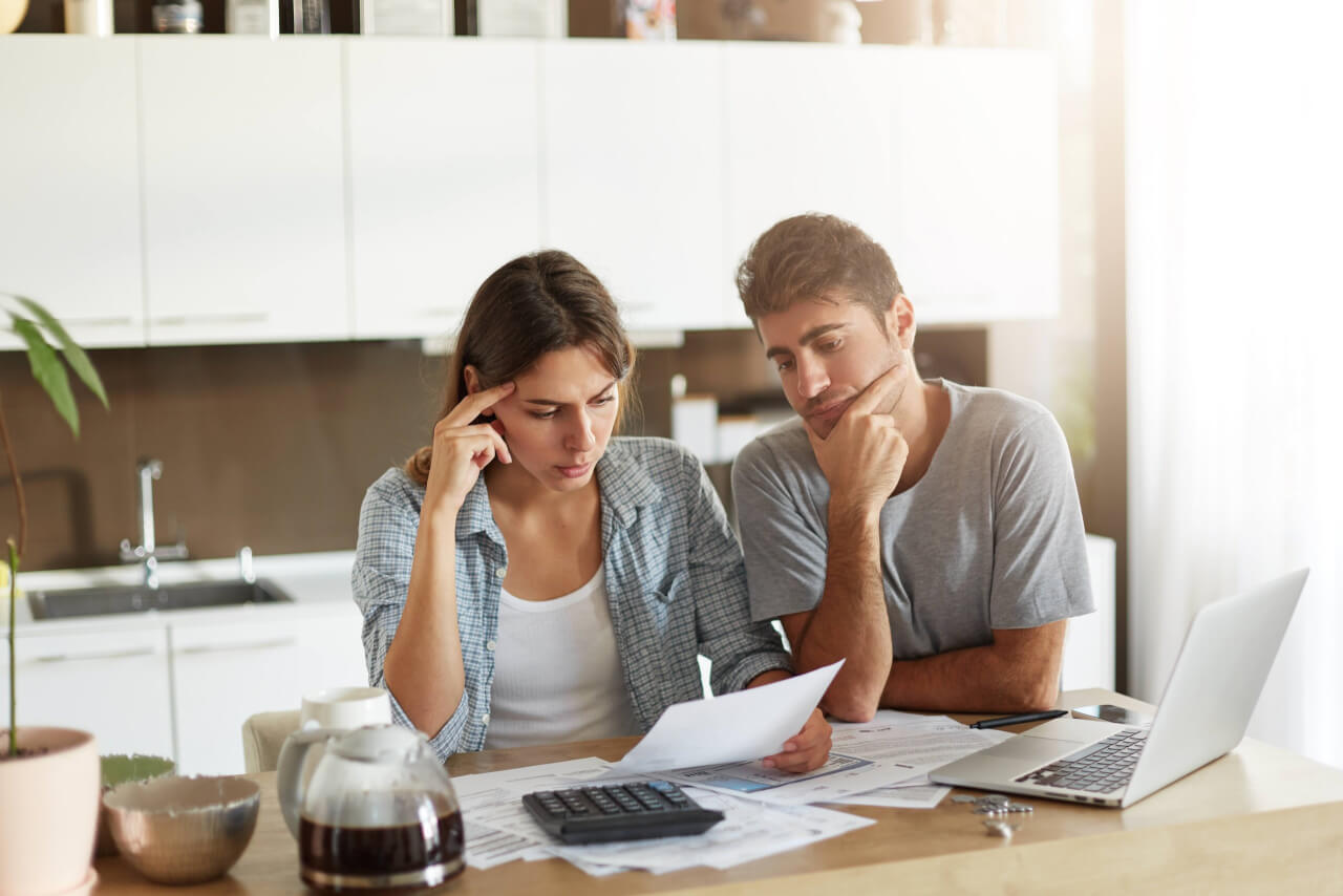 Finanzielle Lügen,Ehepartner betrügt in Sachen Geld